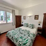 L'esbadaia Villa *