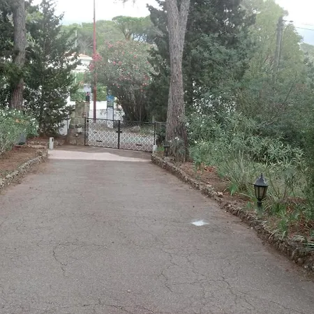 L'esbadaia Вилла