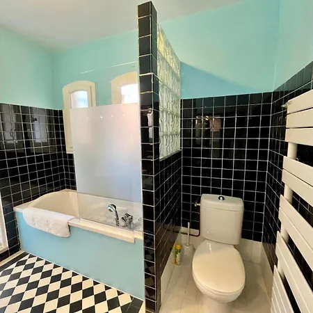 L'esbadaia Вилла Сен-Рафаэль