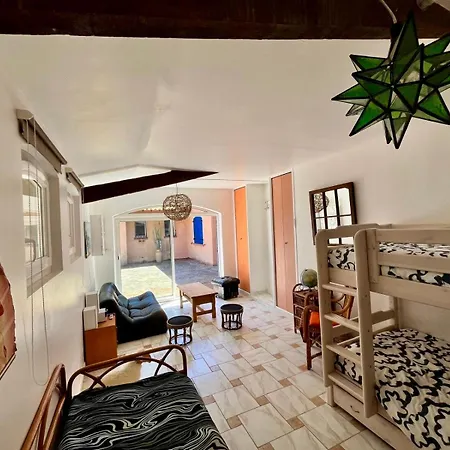 L'esbadaia Вилла Сен-Рафаэль