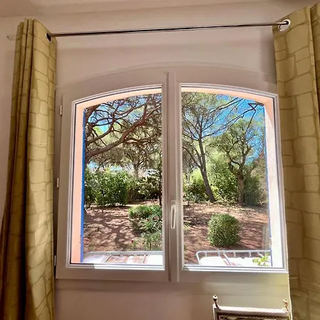 L'esbadaia Вилла